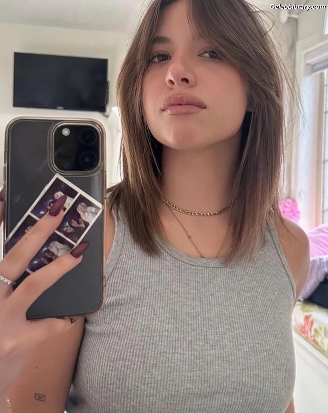 Mackenzie Ziegler photo 4 of 1166