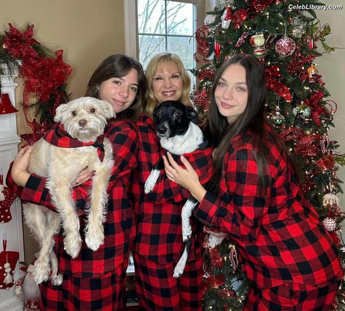 Mackenzie Ziegler photo 10 of 1166