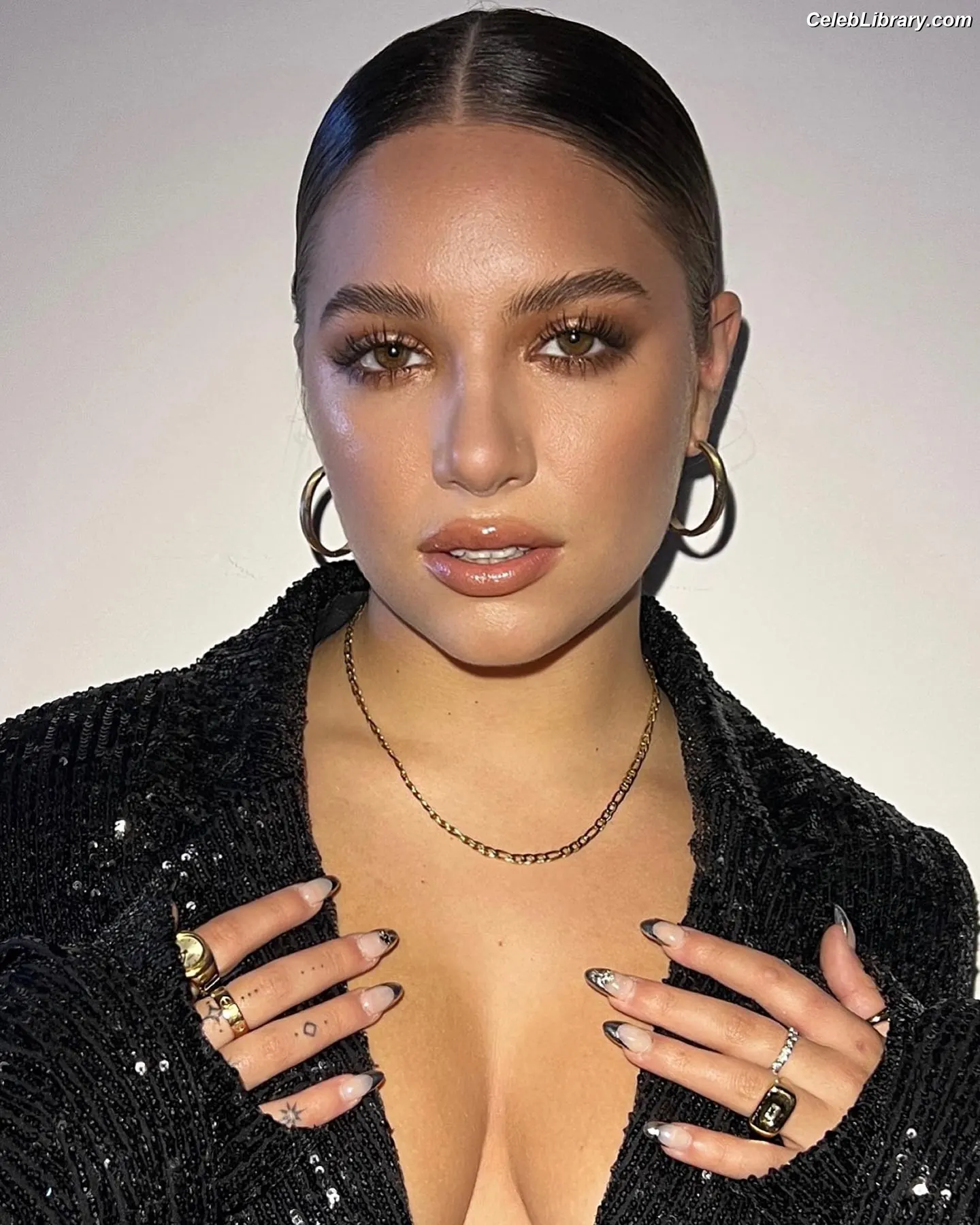 Mackenzie Ziegler photo 20 of 1166