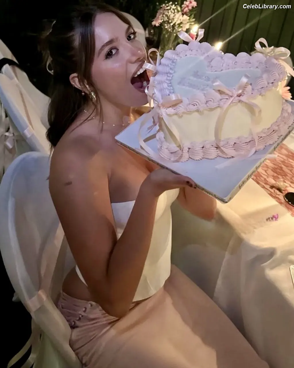 Mackenzie Ziegler photo 1 of 1166