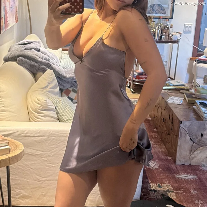 Mackenzie Ziegler photo 15 of 1167