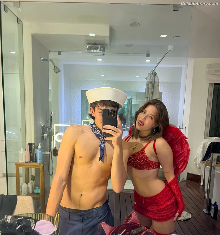 Mackenzie Ziegler photo 16 of 1167