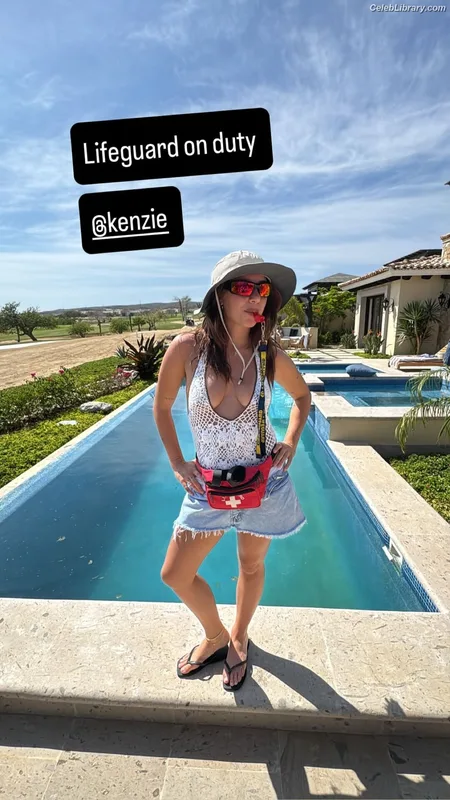 Mackenzie Ziegler photo 13 of 1167