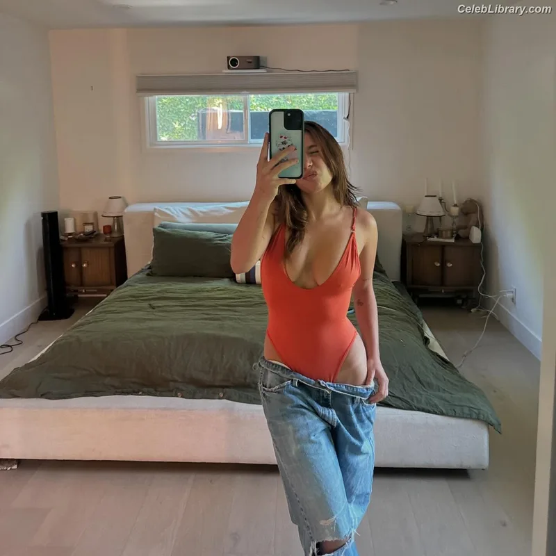 Mackenzie Ziegler photo 14 of 1167