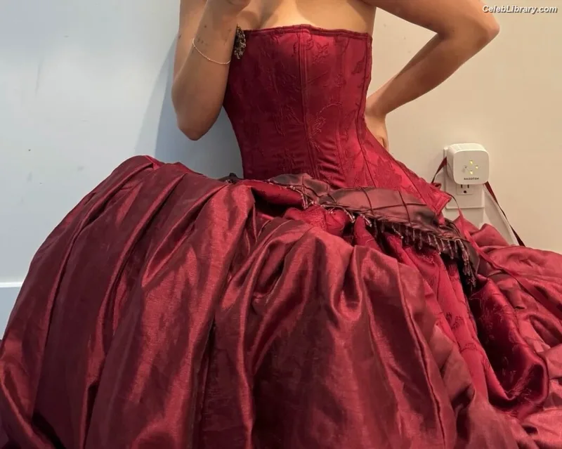 Mackenzie Ziegler photo 3 of 1167