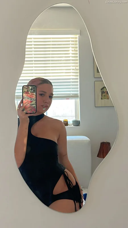Mackenzie Ziegler photo 20 of 1167