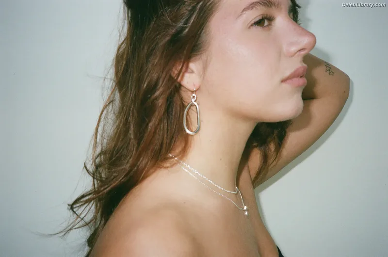 Mackenzie Ziegler photo 21 of 1167