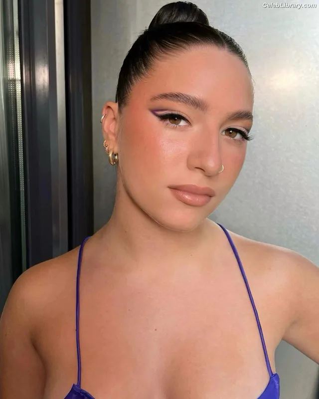 Mackenzie Ziegler photo 18 of 1167