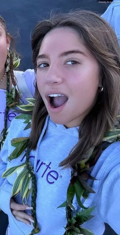 Mackenzie Ziegler photo 12 of 1167