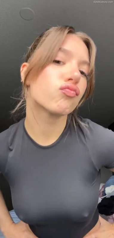 Mackenzie Ziegler photo 19 of 1167