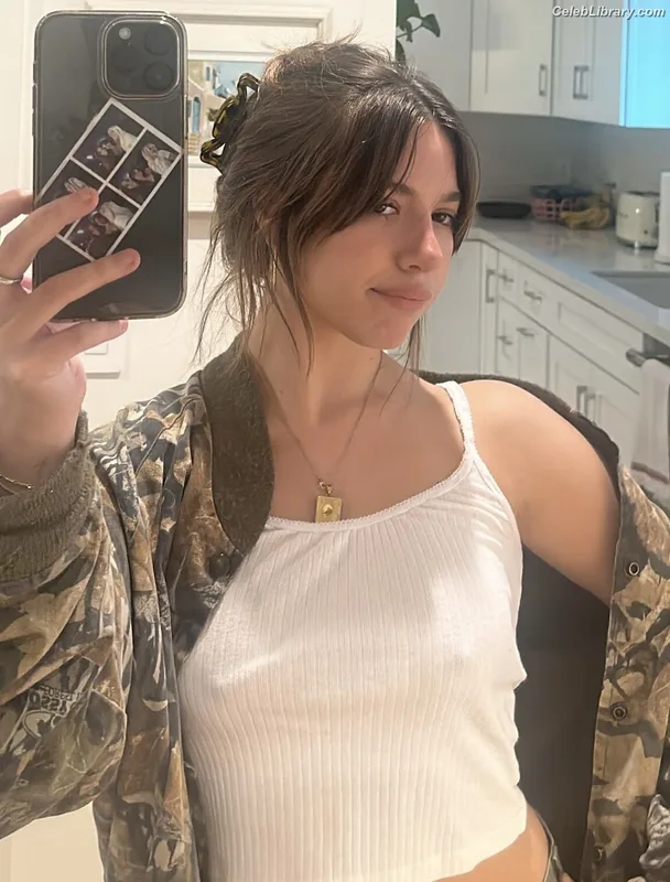Mackenzie Ziegler photo 2 of 1167