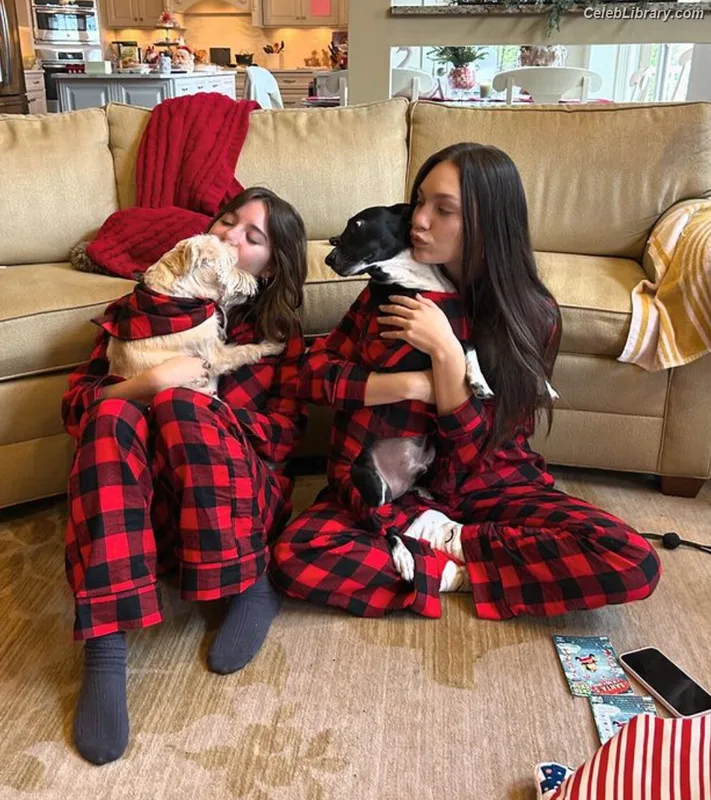 Mackenzie Ziegler photo 11 of 1167