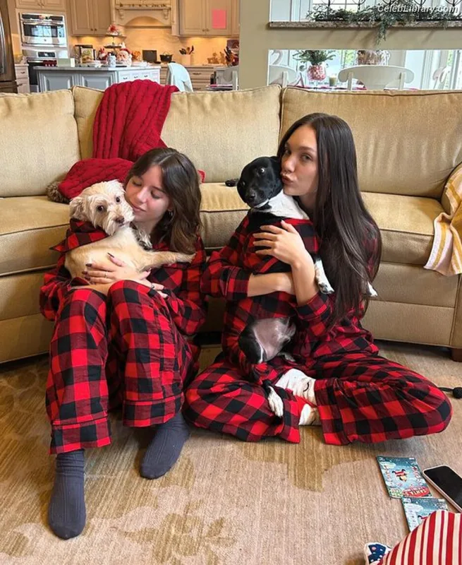 Mackenzie Ziegler photo 12 of 1167