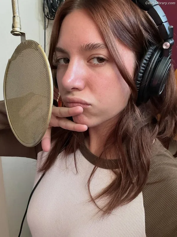 Mackenzie Ziegler photo 22 of 1167