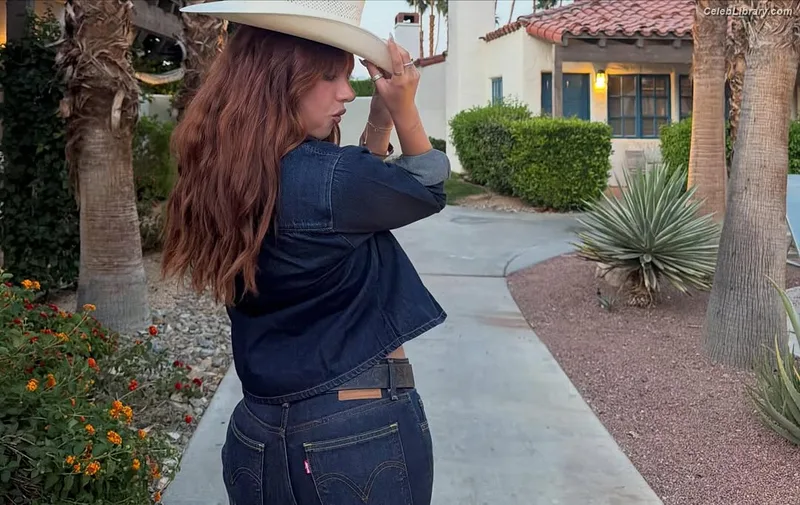 Mackenzie Ziegler photo 24 of 1167