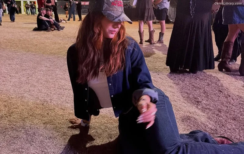 Mackenzie Ziegler photo 2 of 1167