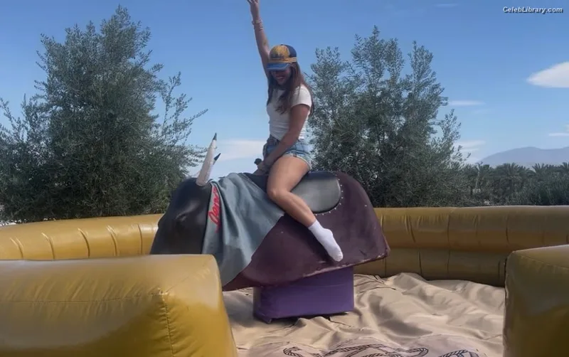 Mackenzie Ziegler photo 3 of 1167