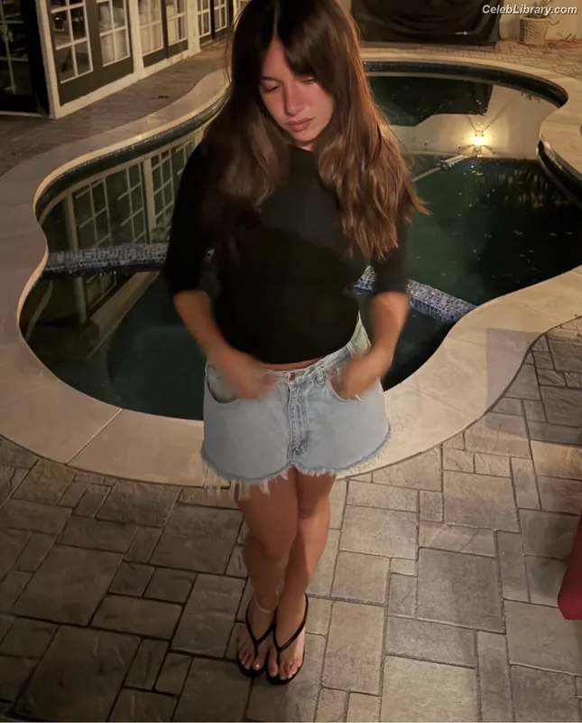 Mackenzie Ziegler photo 4 of 1167