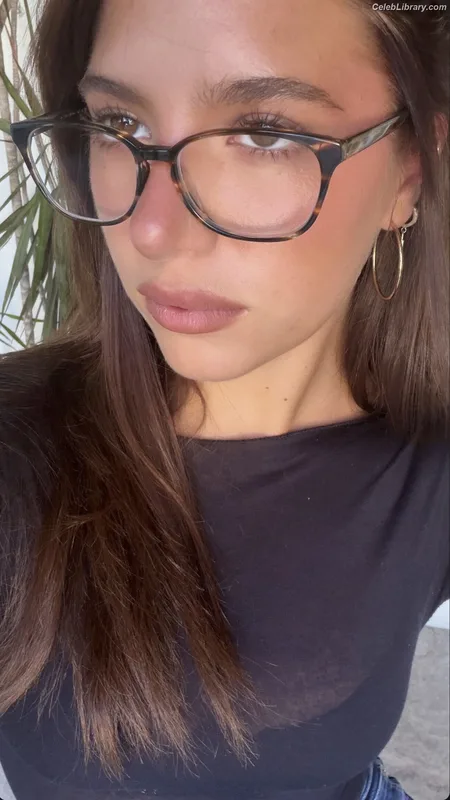 Mackenzie Ziegler photo 10 of 1167