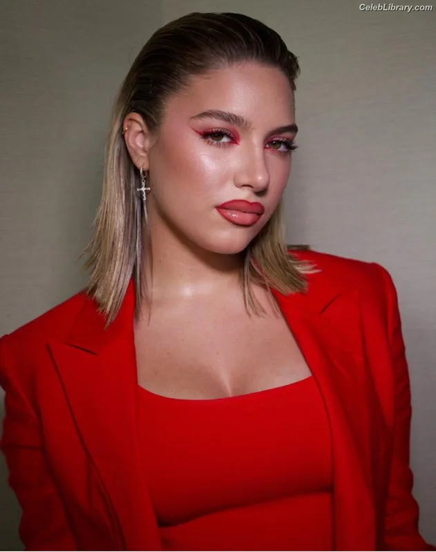 Mackenzie Ziegler photo 14 of 1167
