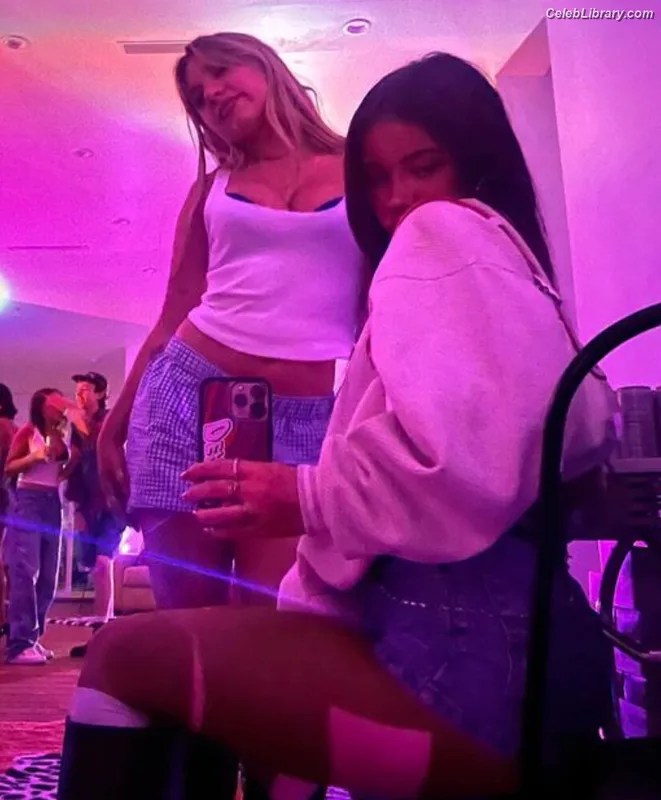 Mackenzie Ziegler photo 17 of 1167