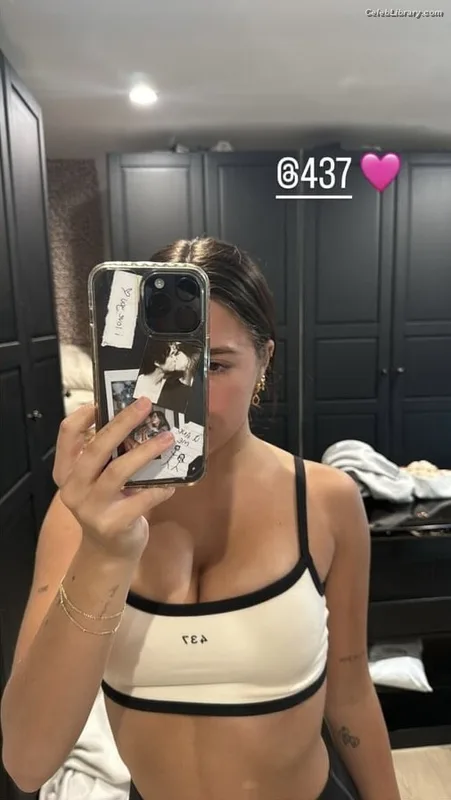 Mackenzie Ziegler photo 17 of 1167