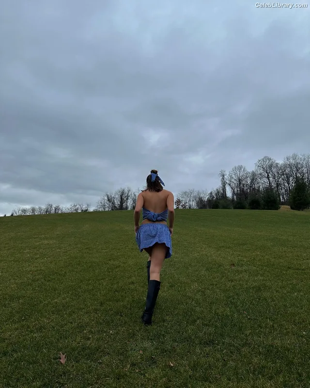 Mackenzie Ziegler photo 15 of 1167