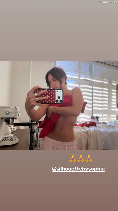 Mackenzie Ziegler photo 8 of 1167