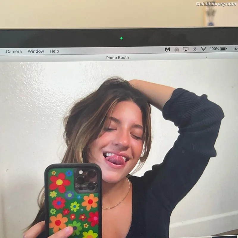 Mackenzie Ziegler photo 12 of 1167