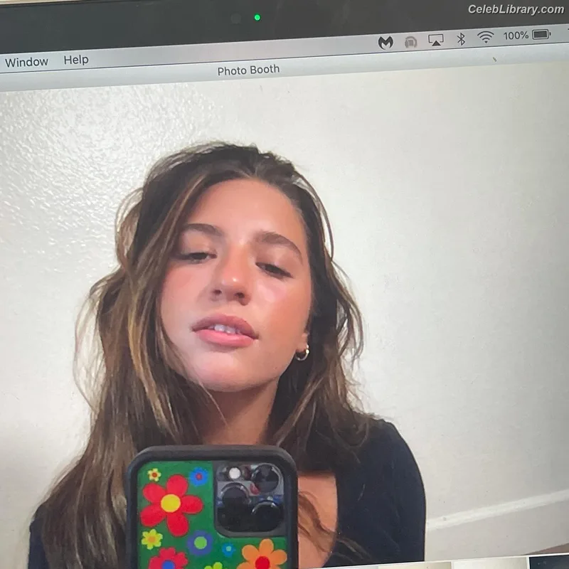 Mackenzie Ziegler photo 13 of 1167
