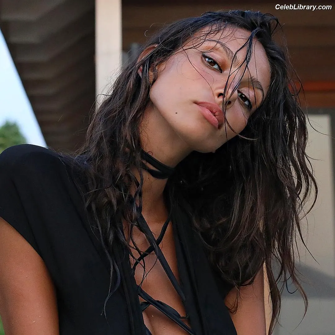 Madalina Diana Ghenea photo 8 of 103