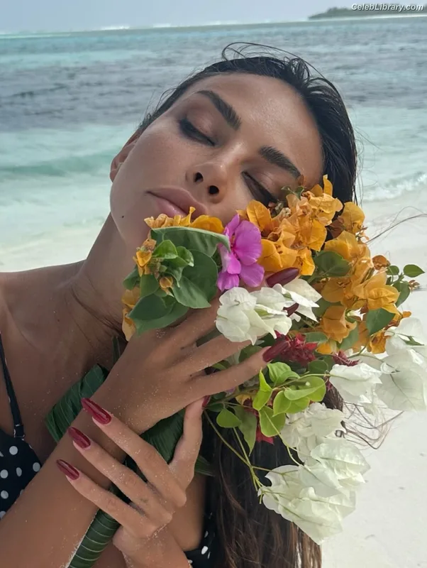 Madalina Diana Ghenea photo 6 of 97