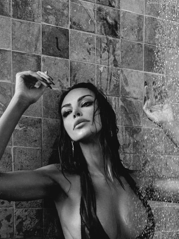 Madalina Diana Ghenea photo 10 of 97