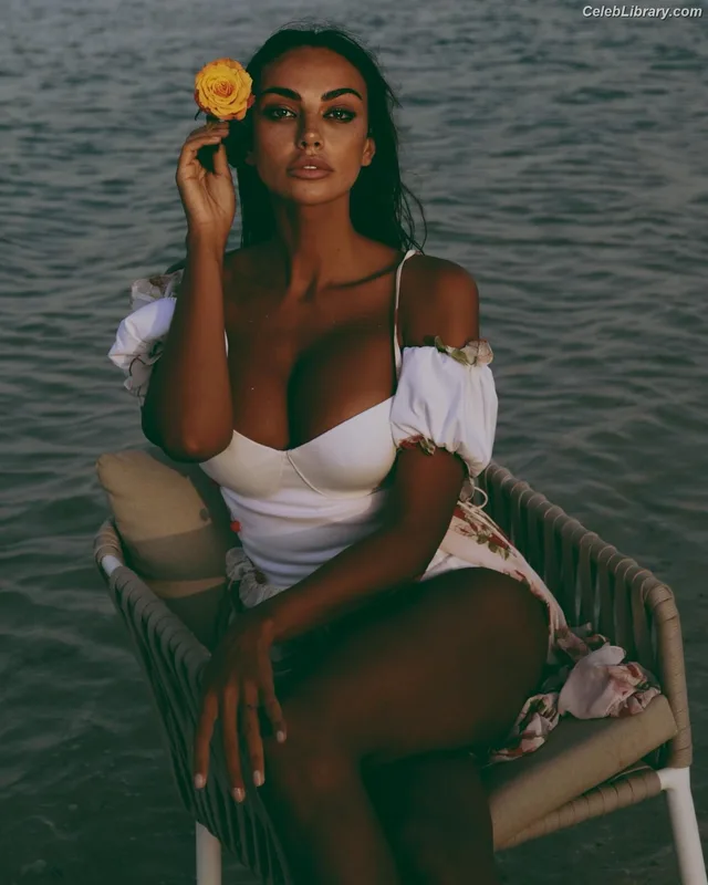 Madalina Diana Ghenea photo 14 of 97