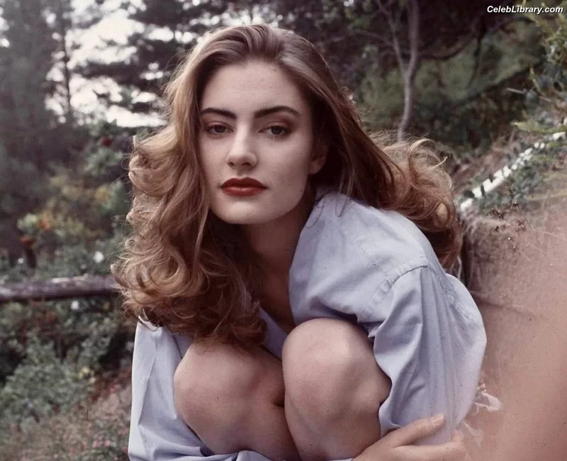 Mädchen Amick photo 2 of 9