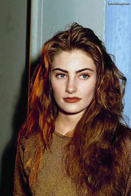 Mädchen Amick photo 5 of 9