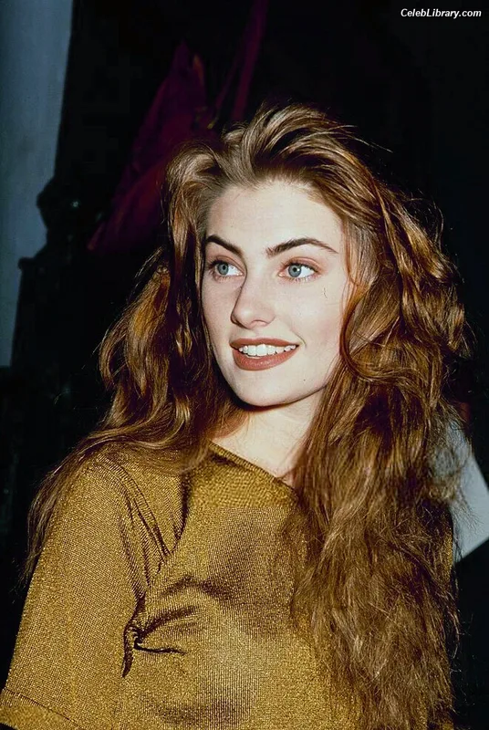 Mädchen Amick photo 8 of 9