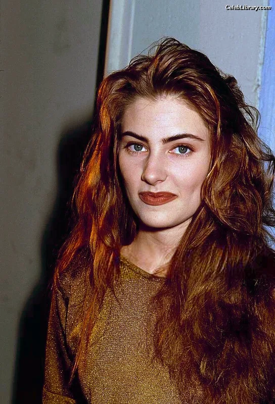 Mädchen Amick photo 9 of 9