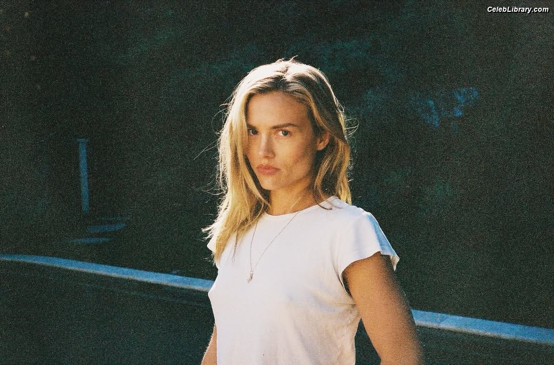Maddie Hasson photo 15 of 66