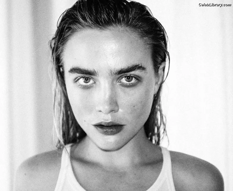 Maddie Hasson photo 6 of 66