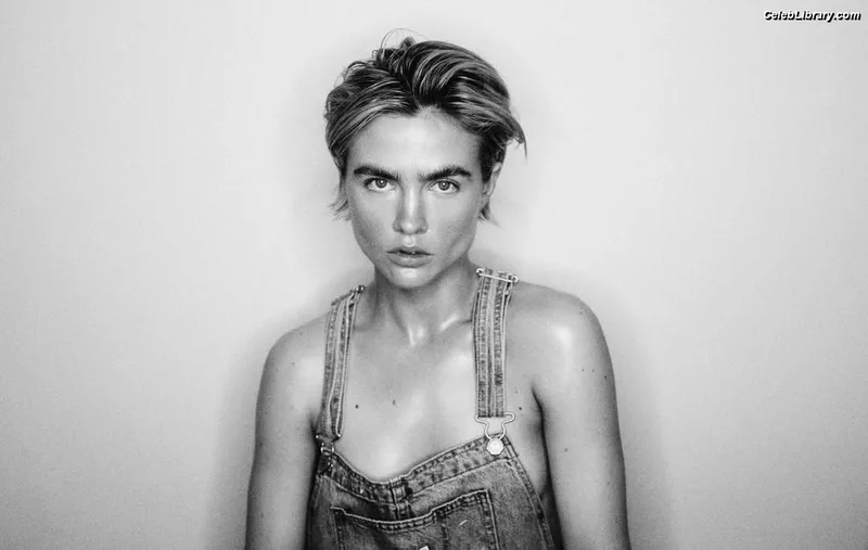 Maddie Hasson photo 10 of 66