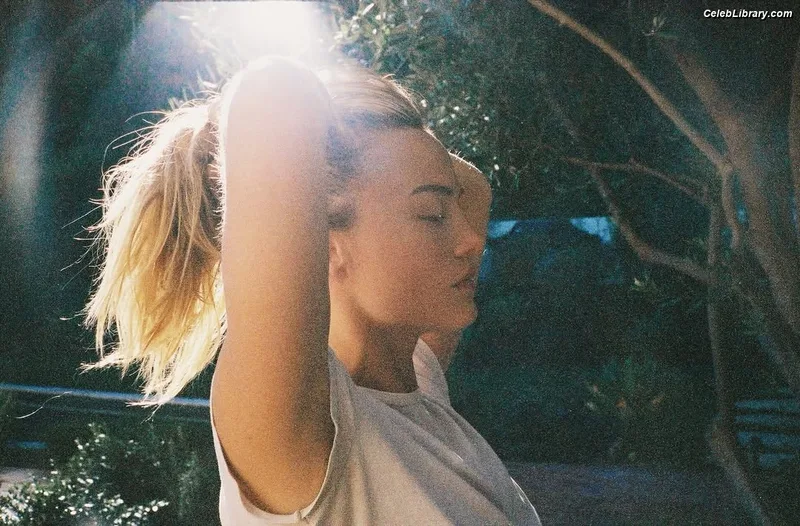 Maddie Hasson photo 5 of 66