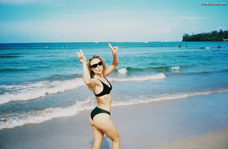 Maddie Hasson photo 8 of 66