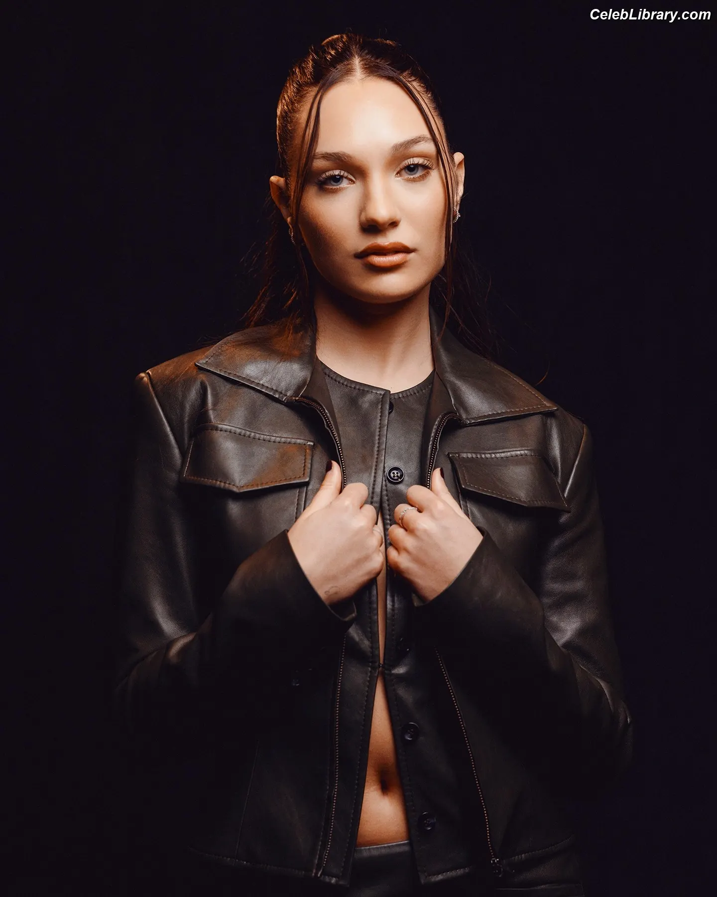 Maddie Ziegler photo 11 of 1036