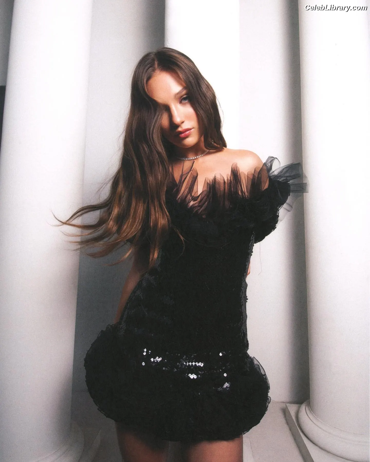 Maddie Ziegler photo 13 of 1036