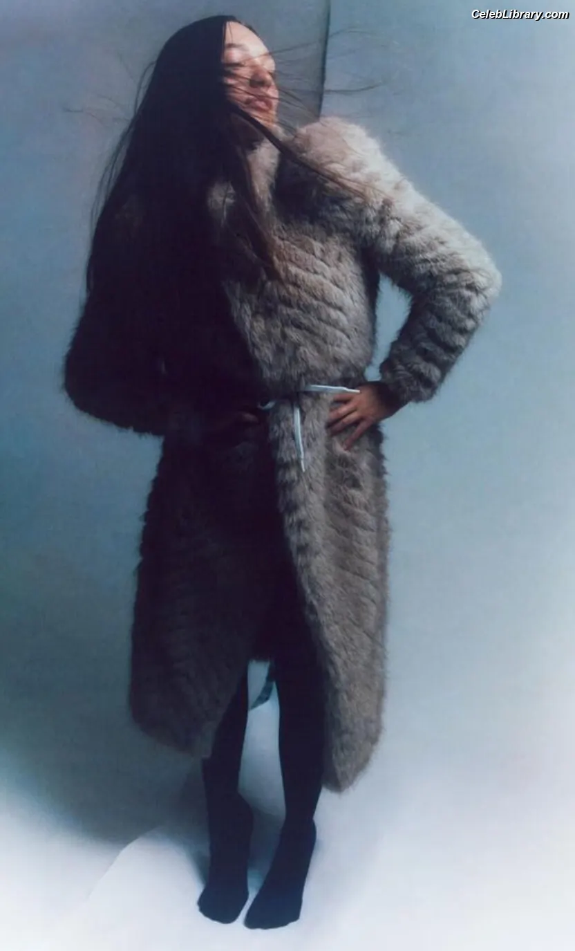 Maddie Ziegler photo 14 of 1036