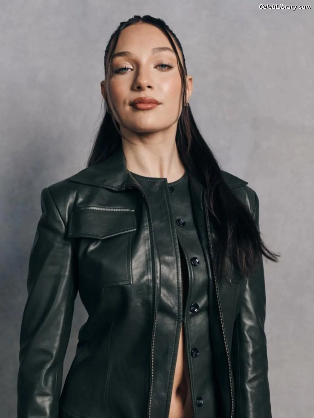 Maddie Ziegler photo 18 of 1036