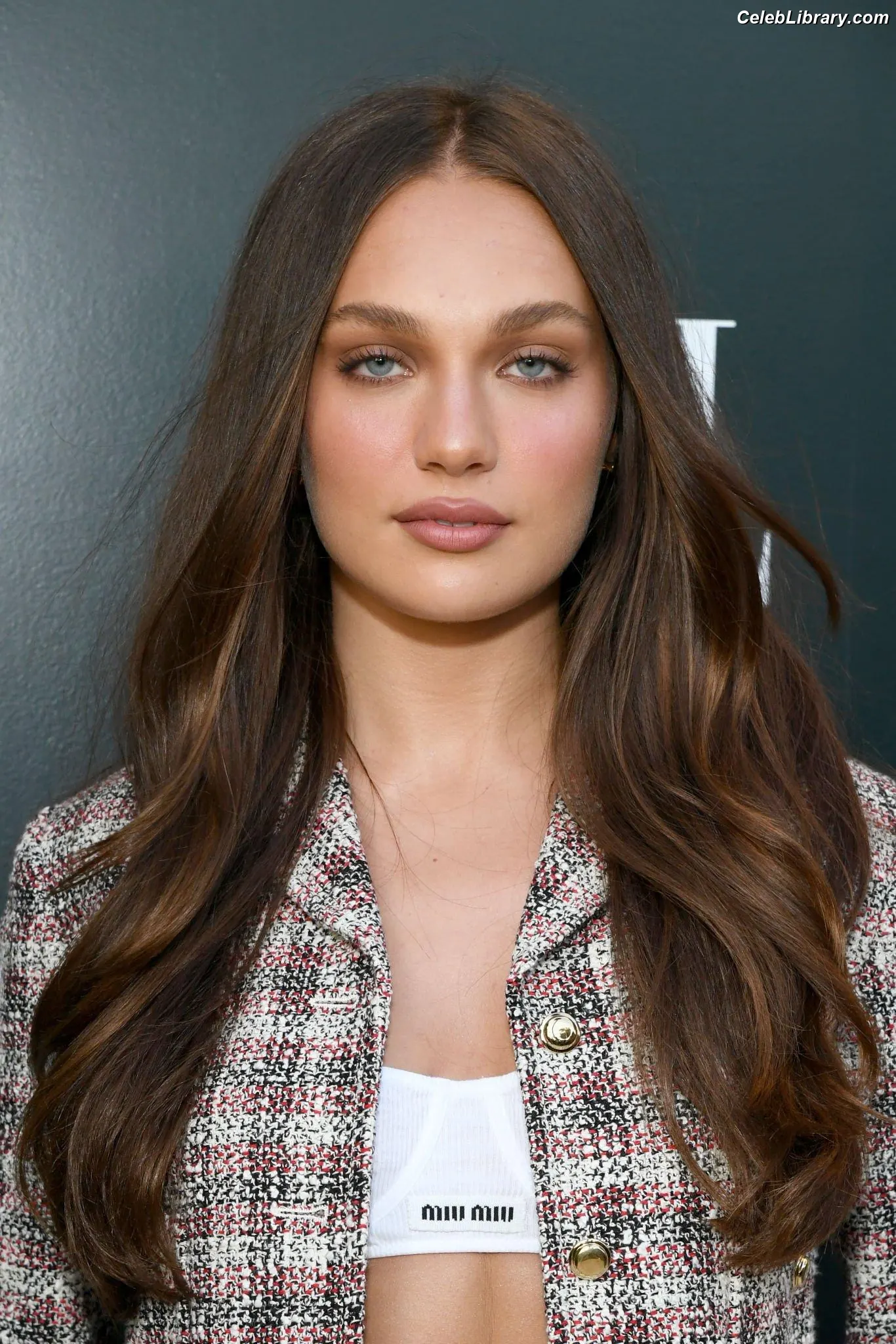 Maddie Ziegler photo 20 of 1036