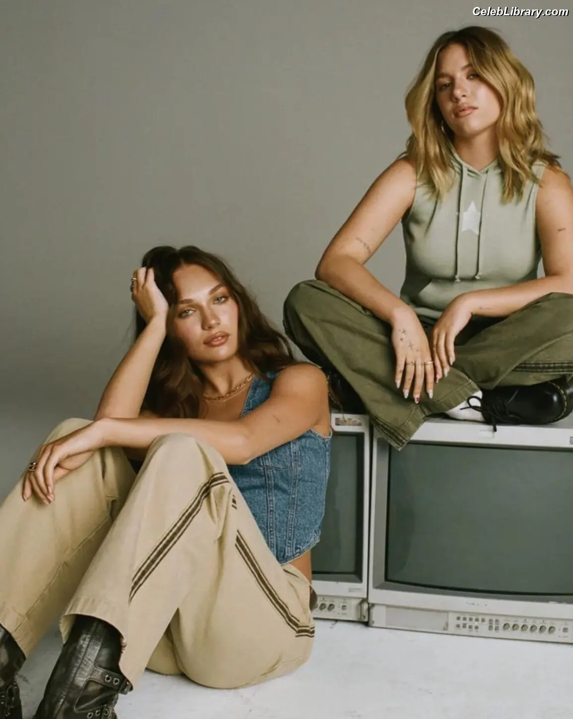 Maddie Ziegler photo 2 of 1036