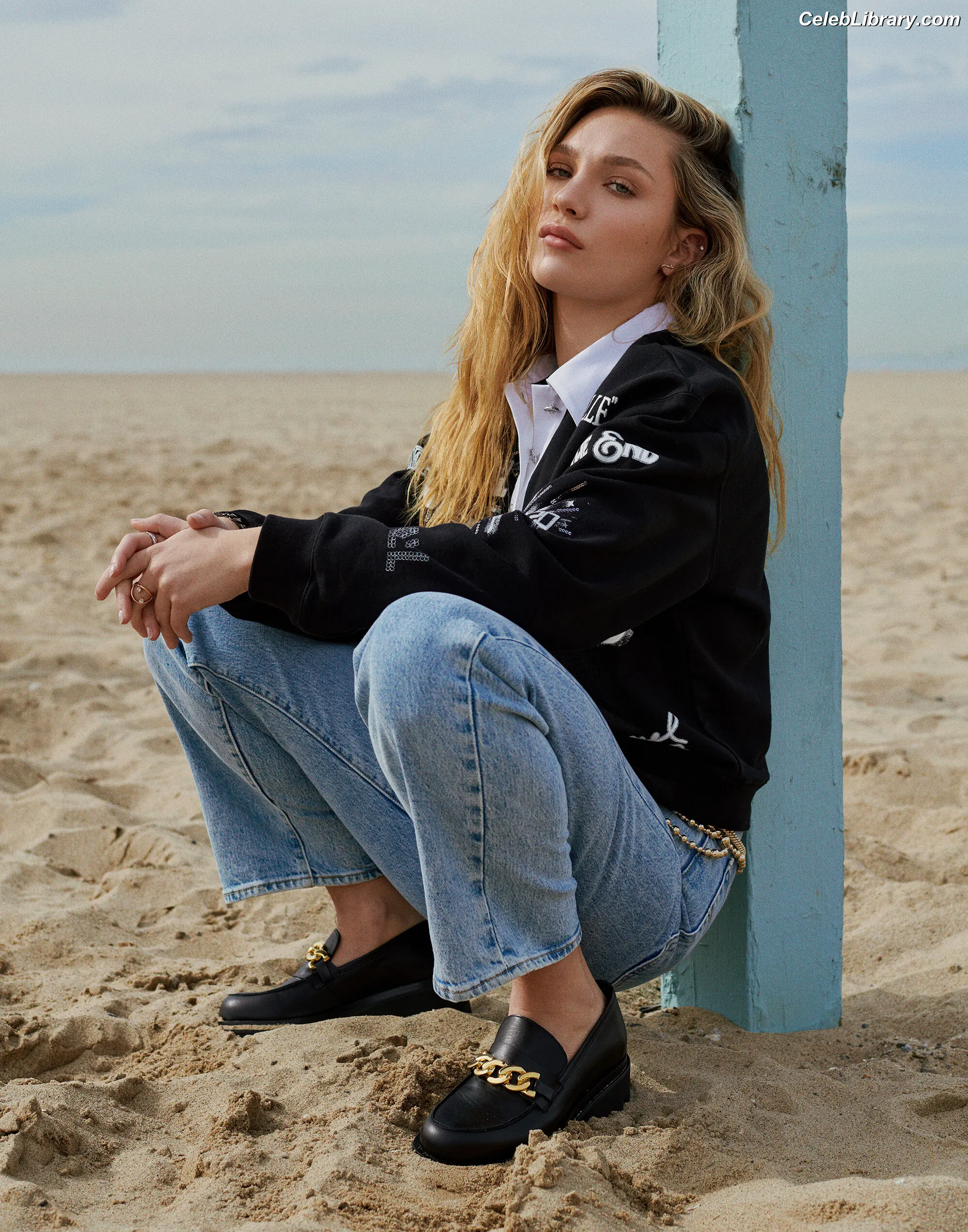 Maddie Ziegler photo 11 of 1036